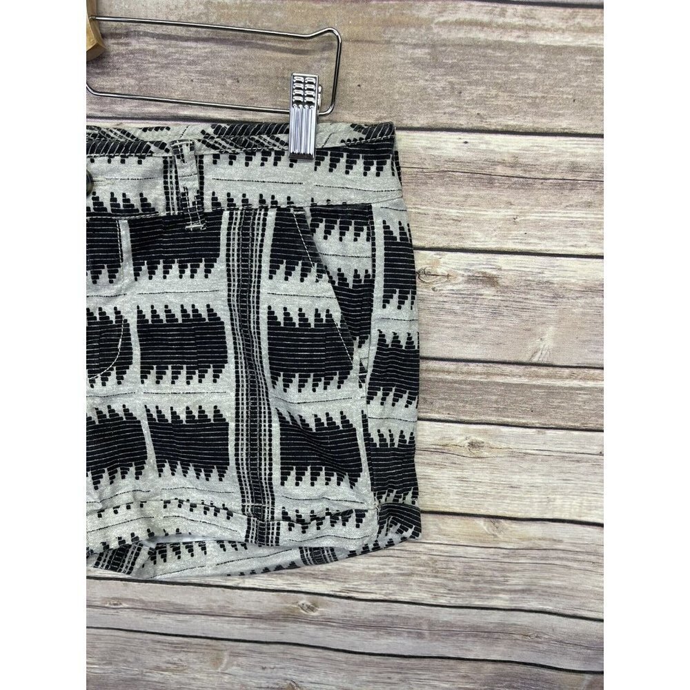 American Eagle Womens 6 Midi Shorts Stretch Boho Southwest Print Gray Tan Flat - Picture 2 of 10